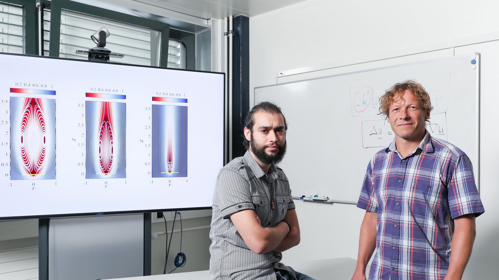 PhD student Pier Giuseppe Ledda and Prof. François Gallaire © 2019 Alain Herzog/EPFL
