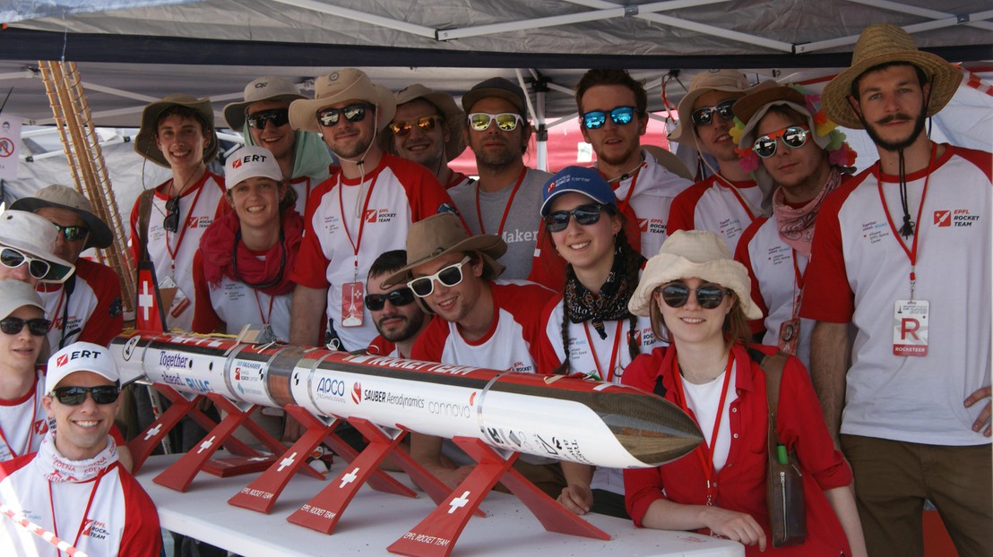 Des étudiants de l'EPFL Rocket Team à la Spaceport America Cup 2019 © DR