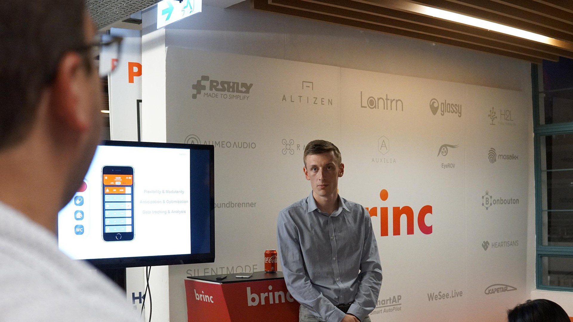 Urbain Lesbros (EPFL) from Team Caring gets feedback from investors in Hong Kong © Marius Aeberli
