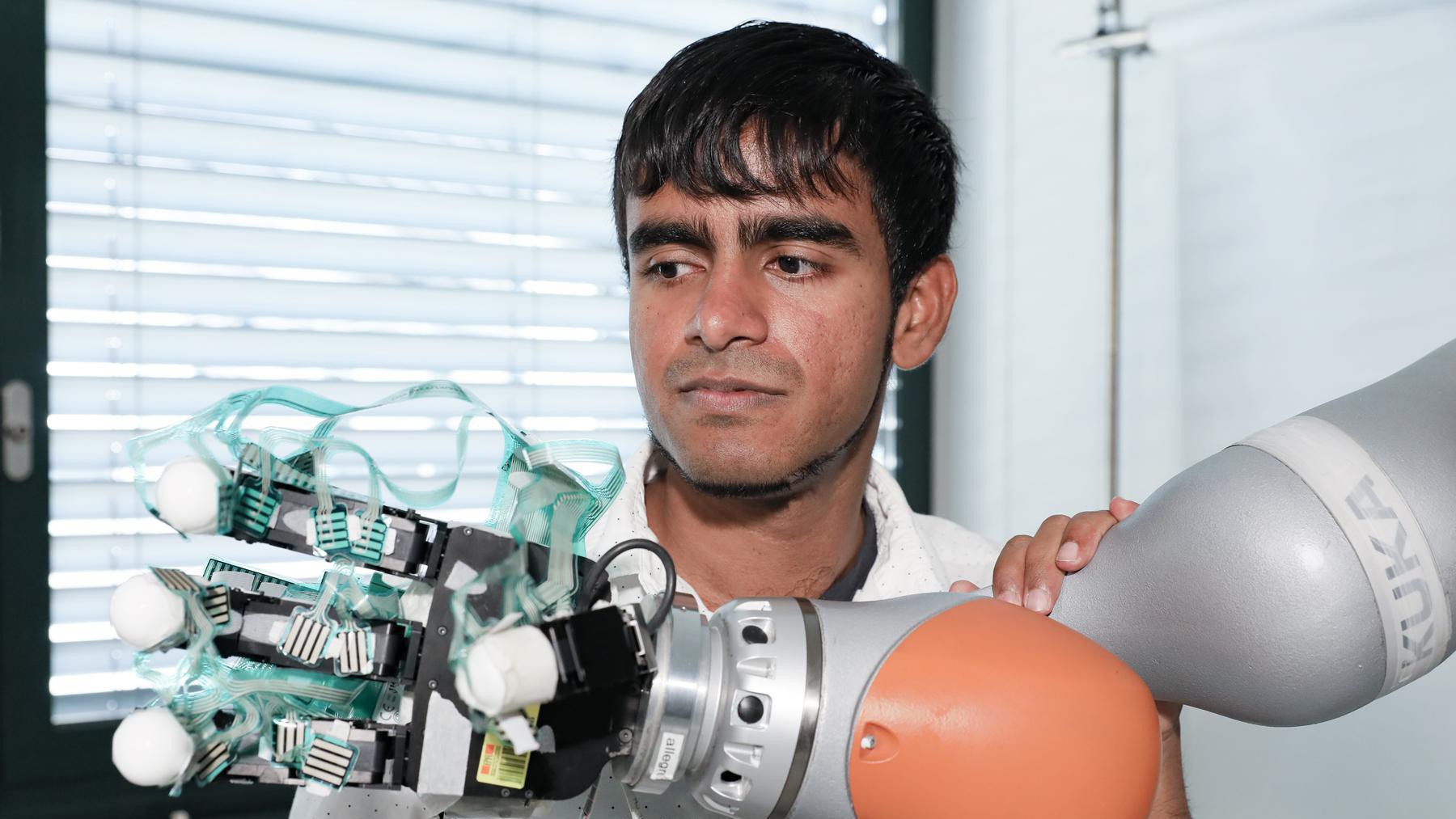 © 2019 EPFL / Alain Herzog. Saurav Aryan.