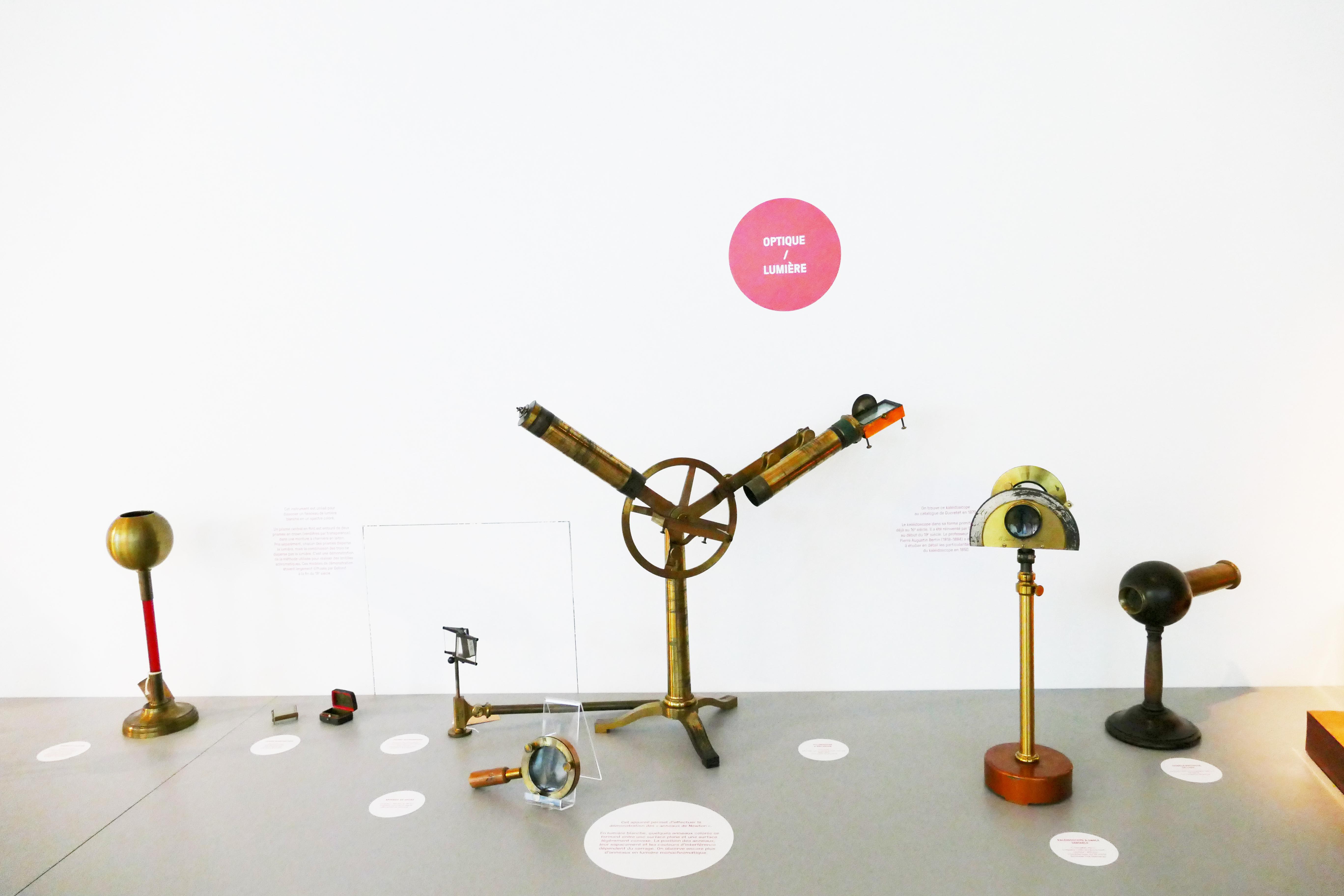 Antique scientific instruments on display © 2019 EPFL