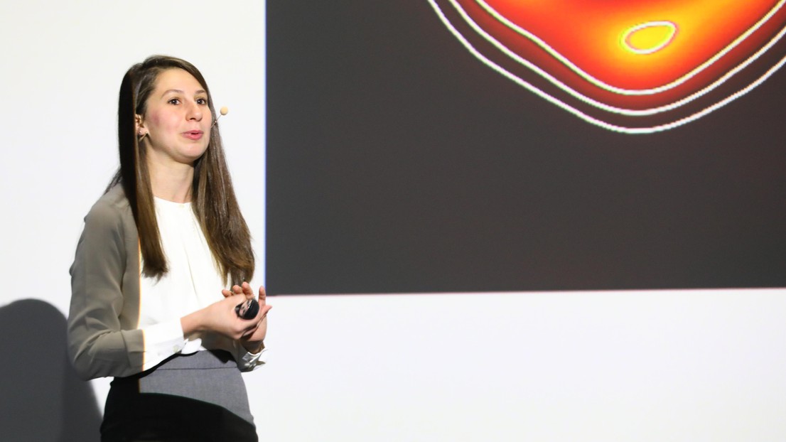Katie Bouman presented her work during the EPFL Open Science Day. © EPFL / Murielle Gerber