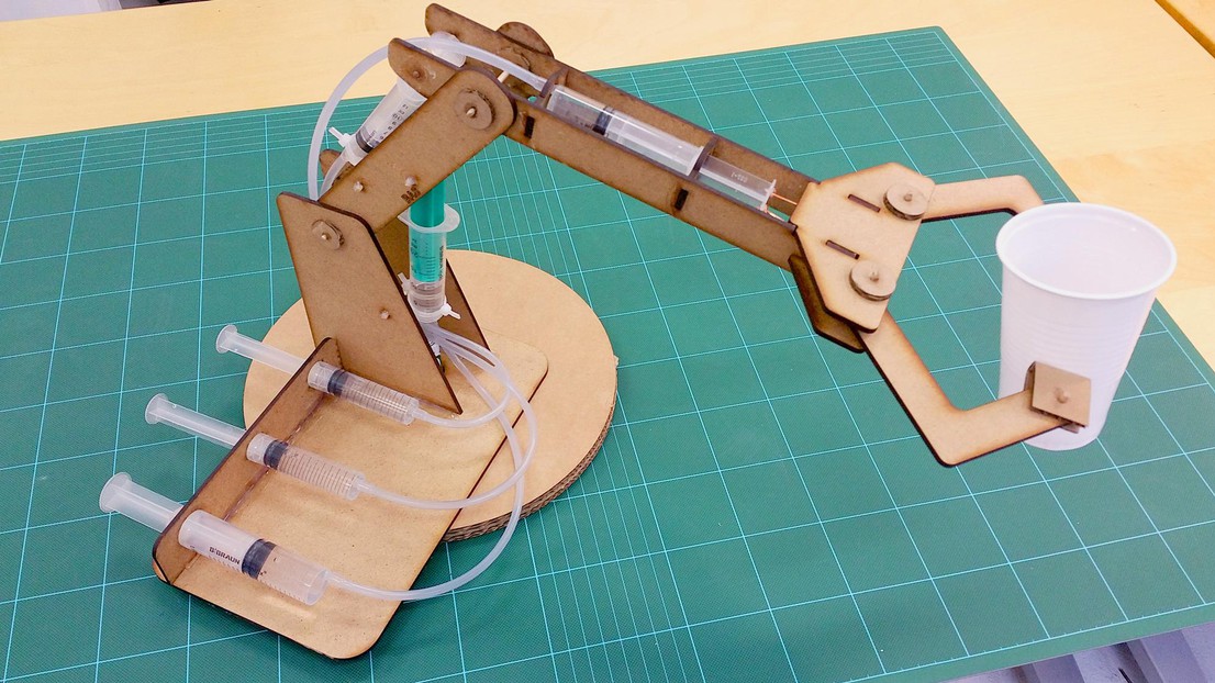 Atelier Bras robot en bois : enfants 10-14 ans (dès 8 ans
