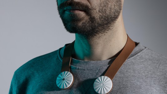 The prototype of the daylight sensor to wear on the shoulders. © HEAD-Baptiste Coulon