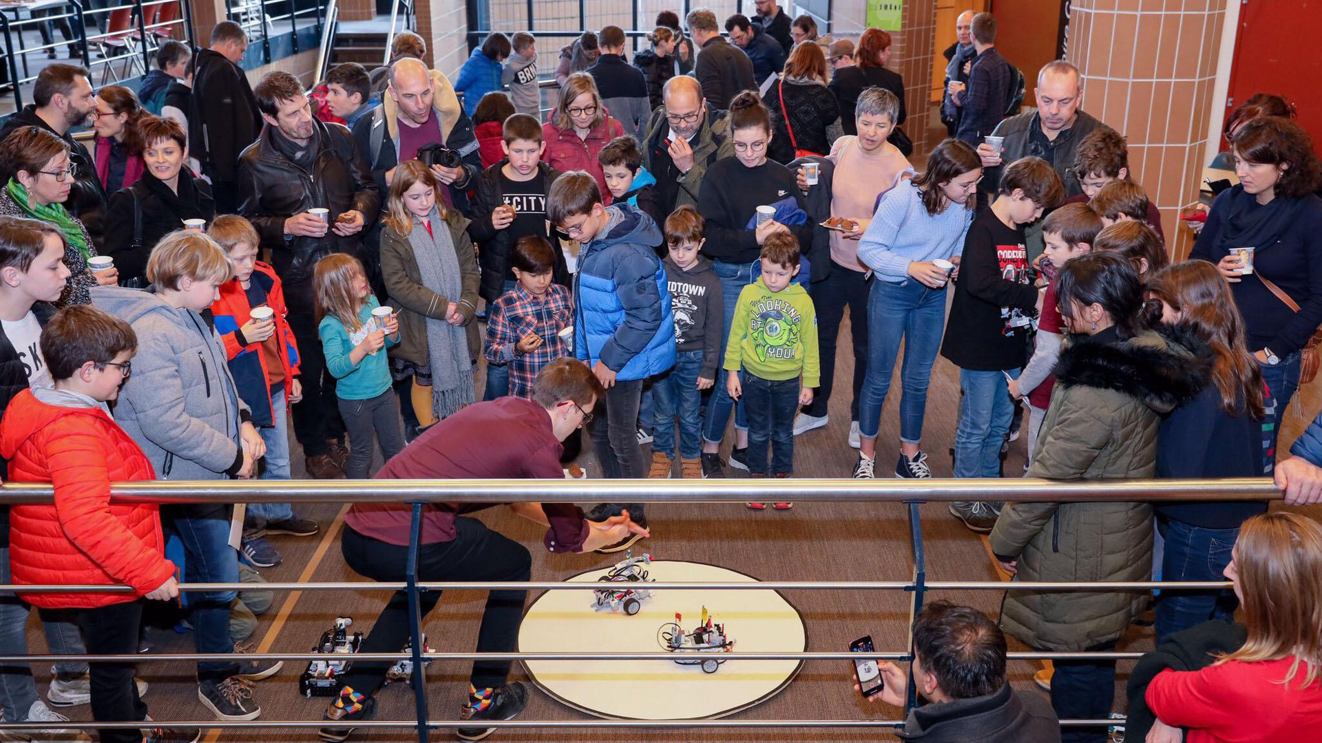 Démonstrations par les participants jurassiens à la fin de la cérémonie © 2020 EPFL SPS
