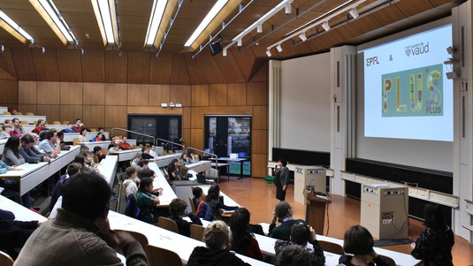 Les cours de robotique de l'EPF sont intégrés au programme PLUS de la DGEO © 2020 EPFL SPS