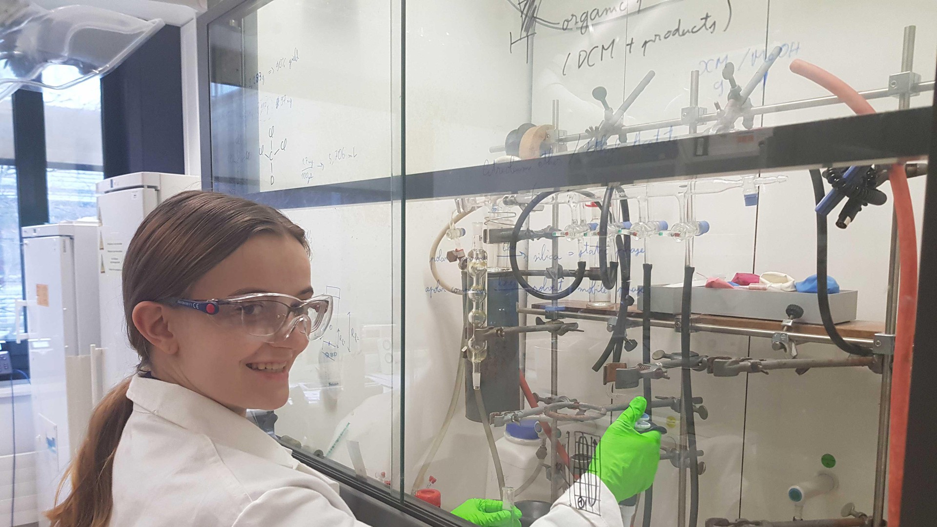 © 2020 EPFL - Daniela in the lab