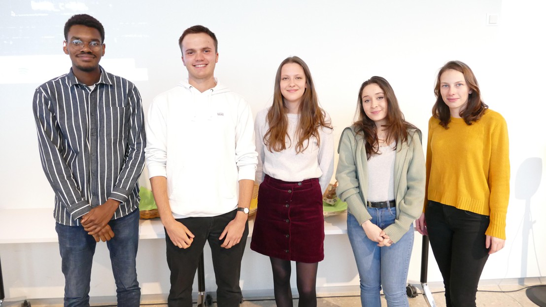 Team "Energy A" (Ousmane Toure, Pierre-Louis Cramer, Tifaine Urban, Imene Hafiz and Pauline Boillat) © 2020 EPFL