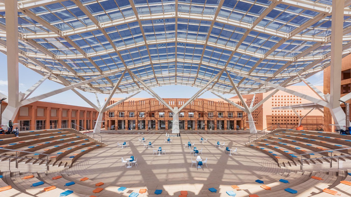 EPFL and UM6P launched a new MOOCs learning portal