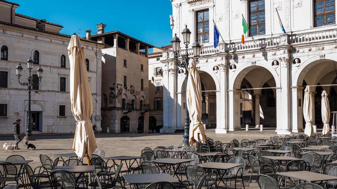 Piazza della Loggia à Brescia, Italie, 12 mars 2020 © iStock