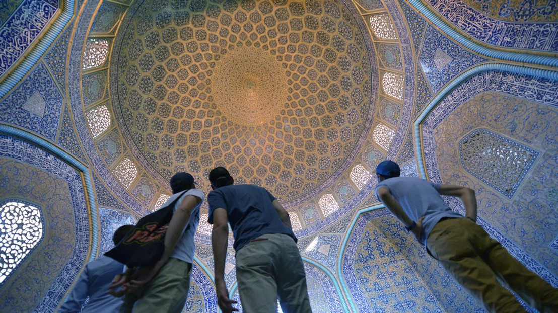 Des étudiants à Esfahan (Iran) pour leur projet de semestre, 2017. © Patrick Ringgenberg