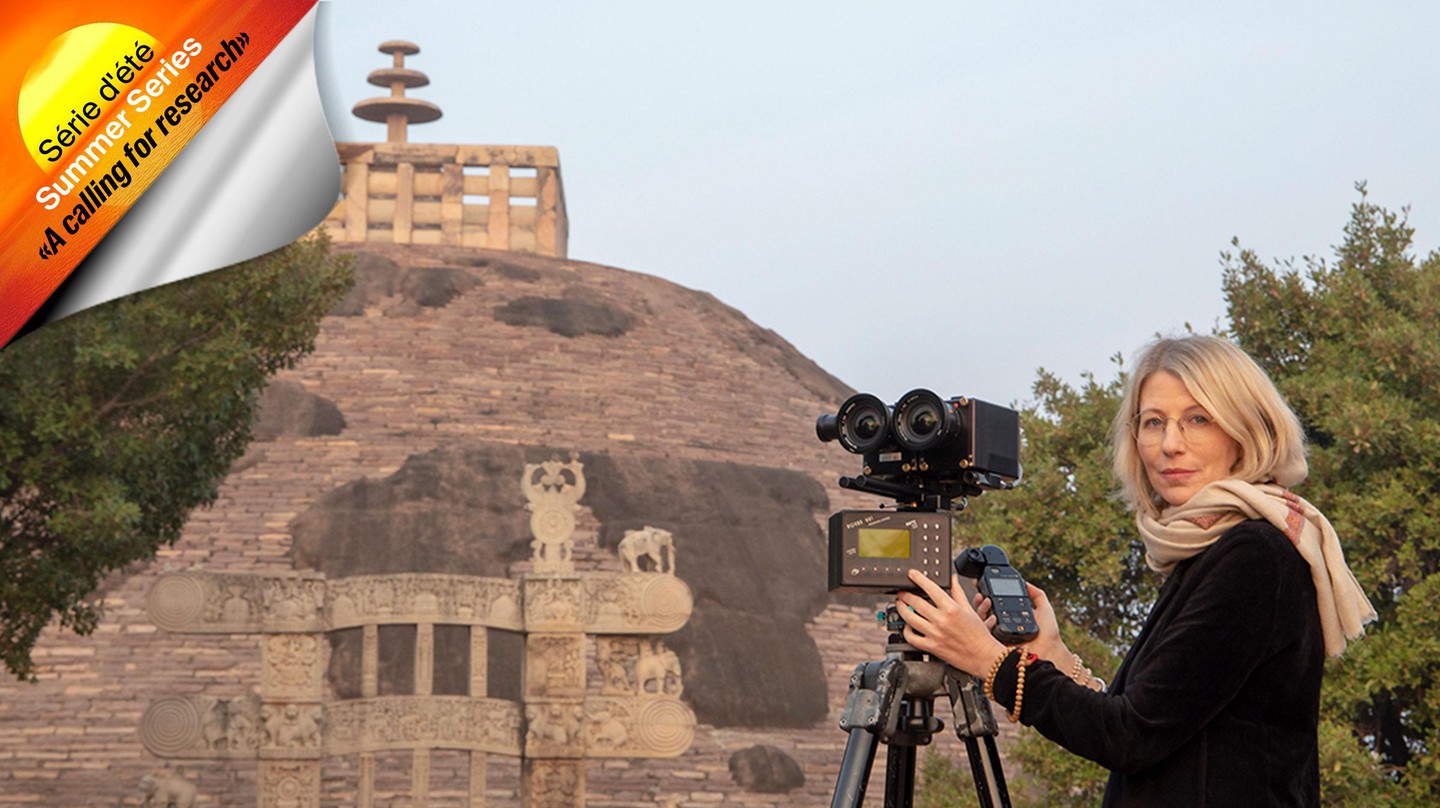 Sarah Kenderdine à Sanchi, en Inde. © Leo Meier