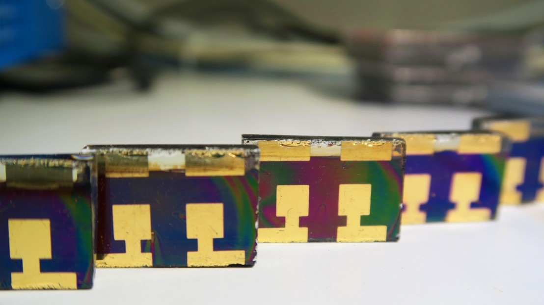 Perovskite solar cells in the lab. Credit: W. Tress (EPFL)