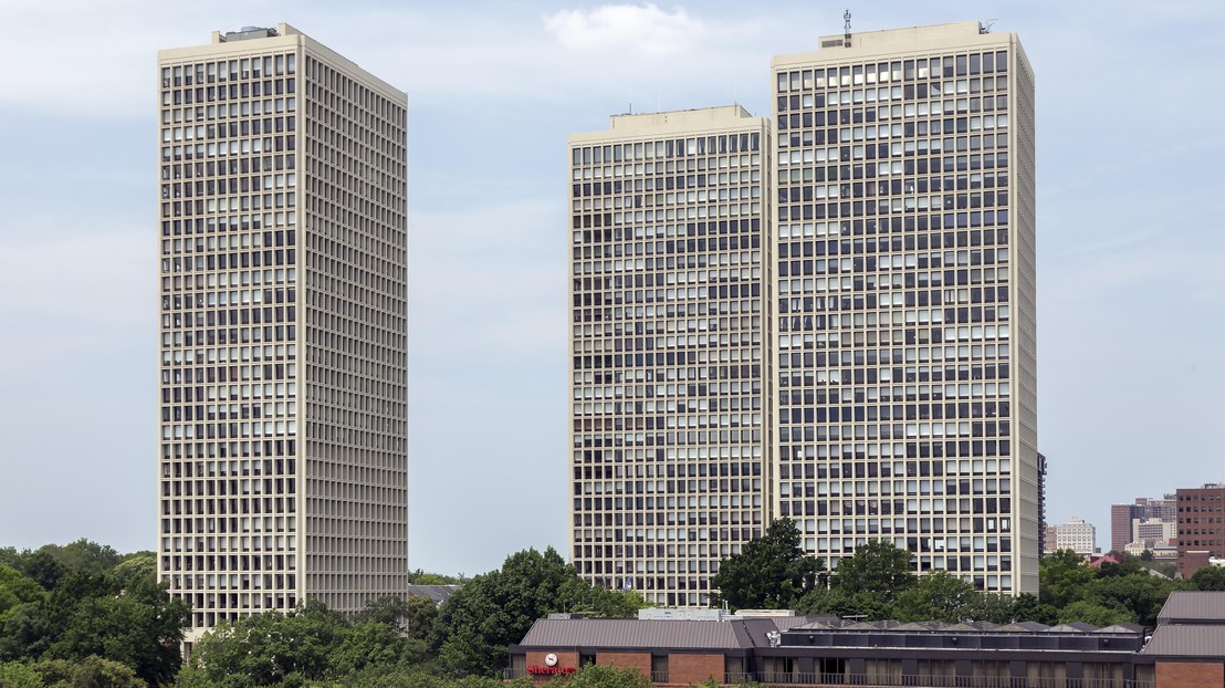 Les Society Hill Towers de Philadelphie, conçues par l'architecte américain Ieoh Ming Pei et inaugurés en 1964 © Wikimedia Commons