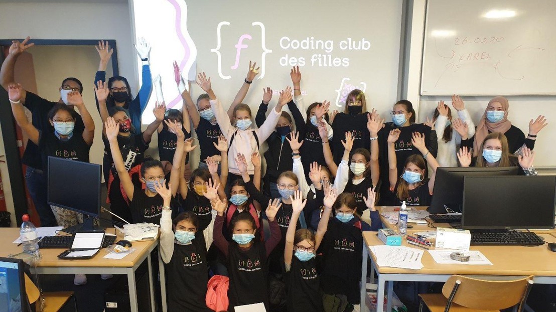 Coding club des filles © 2020 EPFL