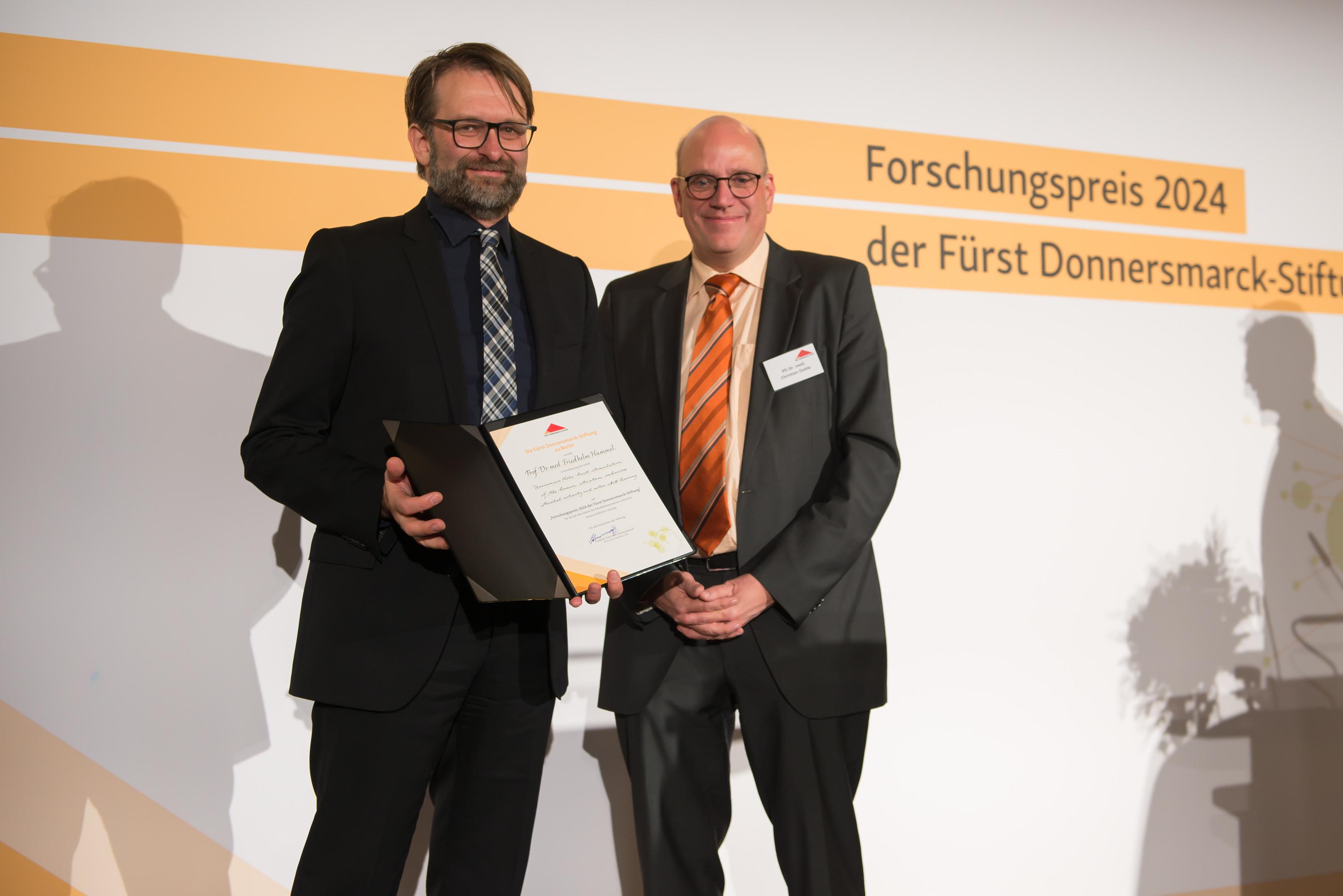 Hummel recevant le prix Fürst Donnersmarck 2024. Crédit : Fondation Fürst Donnersmarck/Enno Hurlin